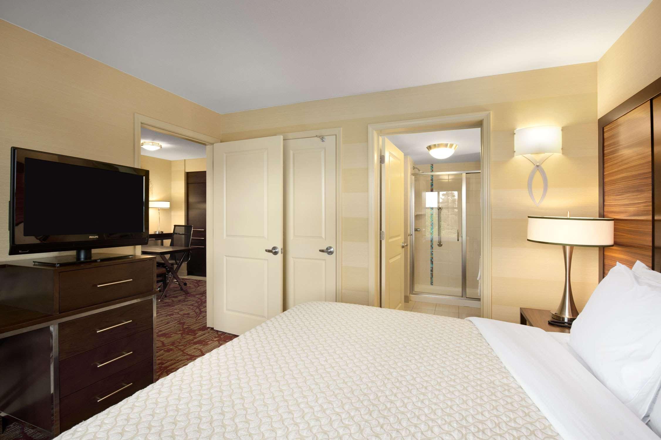 Embassy Suites Atlanta - Kennesaw Town Center Bilik gambar